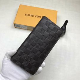Picture of LV Wallets _SKUfw121380106fw